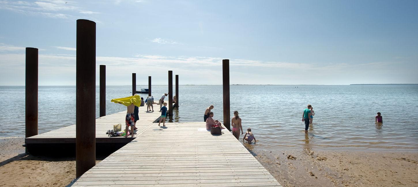 Badebro ved Hjerting Strand | Vadehavskysten