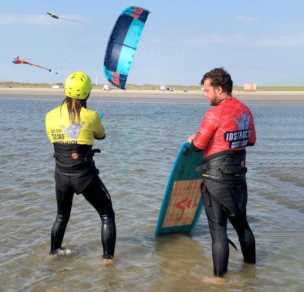 Kitesurfers i vandet på Fanø